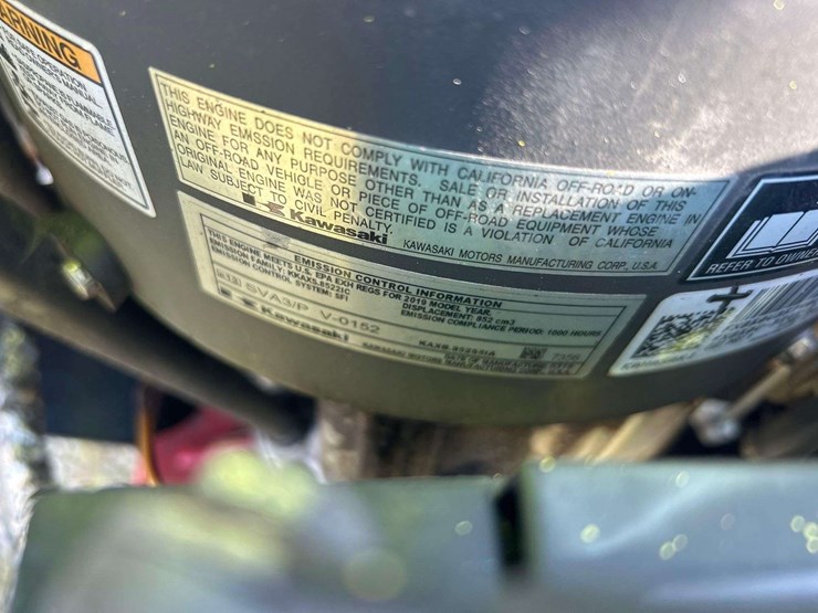 2006-husqvarna-yth2148b-riding-mower-image-10