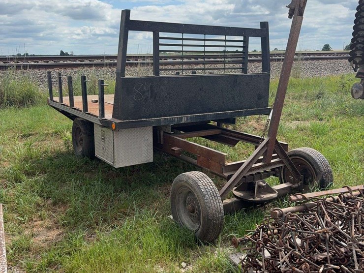 flatbed-off-ford-truck-on-running-gear-image-1