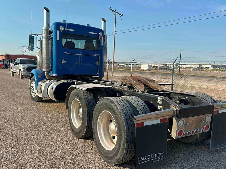 2013-peterbilt-367-image-6