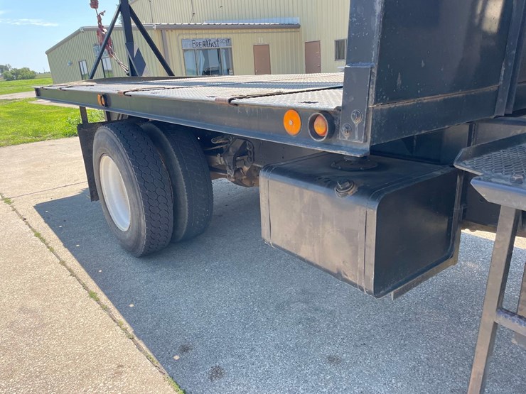 1993-ford-f700-image-21