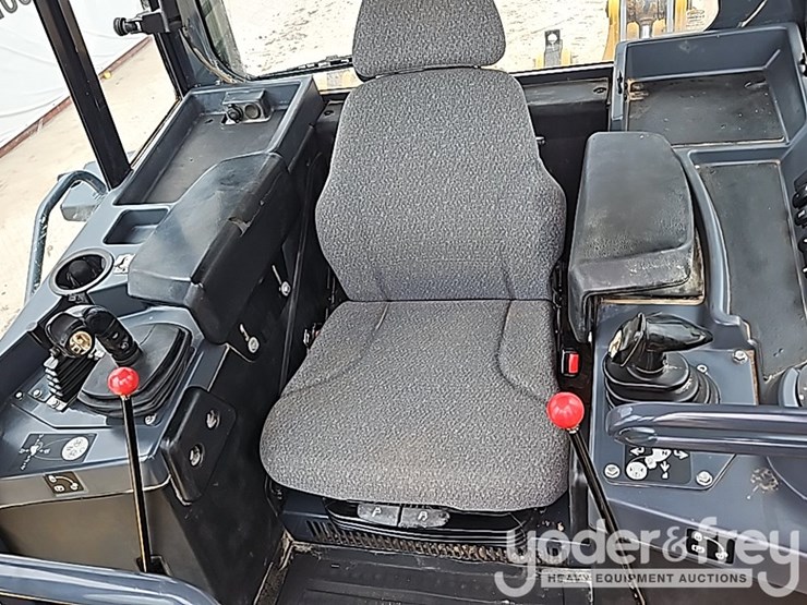 2018-deere-850k-image-63