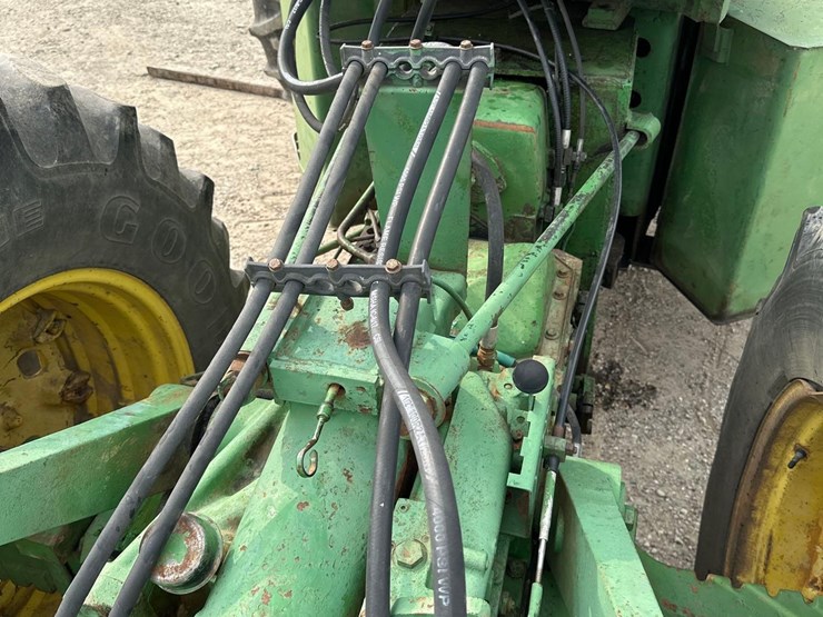 john-deere-7520-image-6