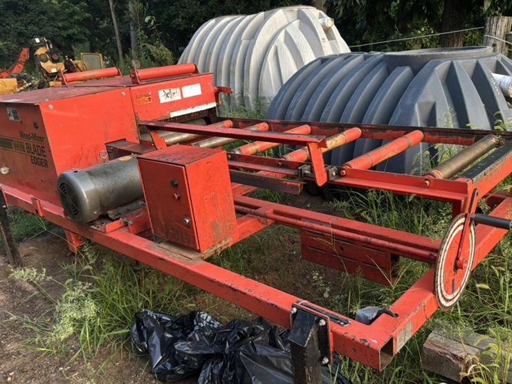 #130-•-2000-wood-mizer-200-twin-blade-edger-image-3