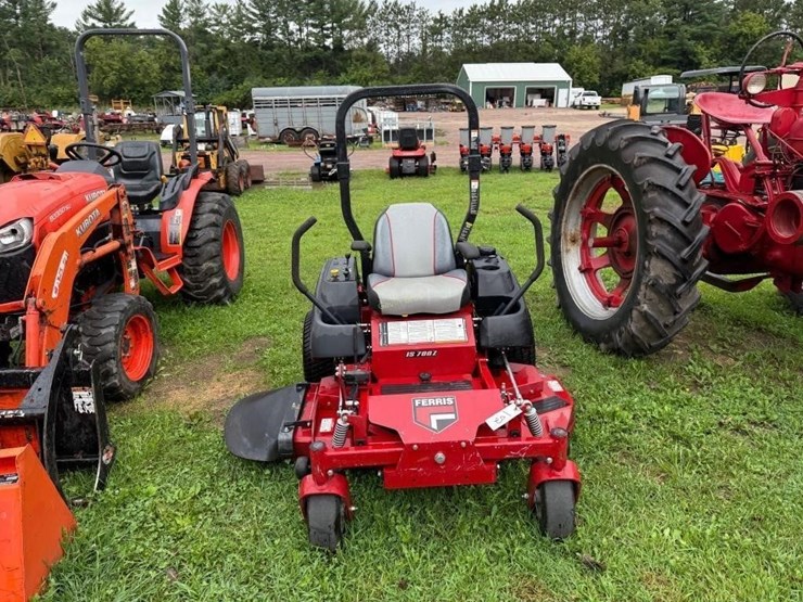ferris-is700z-zero-turn-lawn-mower-image-3