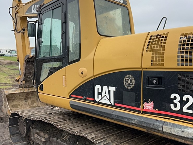 caterpillar-320-image-28