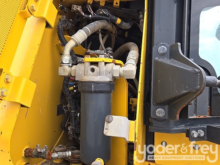 2020-komatsu-d61px-24-image-43