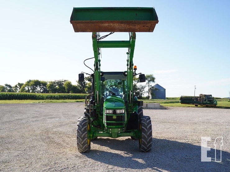2017-john-deere-5090r-image-46
