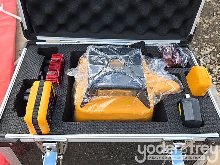 unused-sklp-laser-level,-self-levelling-rotary-laser-level-with-batteries,-receiver,-tripod,-grade-rod-image-5