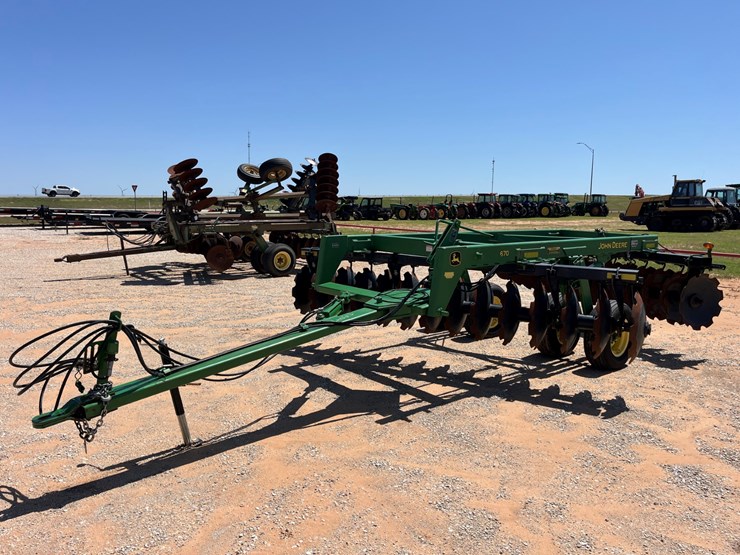 2013-john-deere-670-image-1