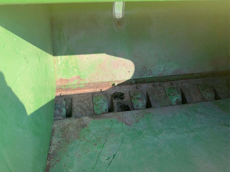 john-deere-8300-image-8