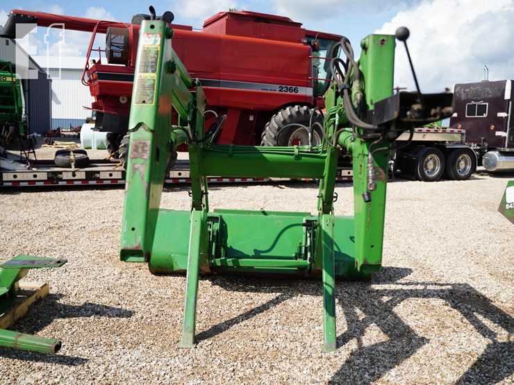 john-deere-245-image-6