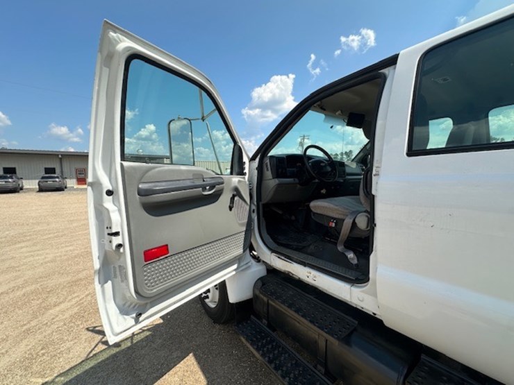 2009-ford-f650-image-58