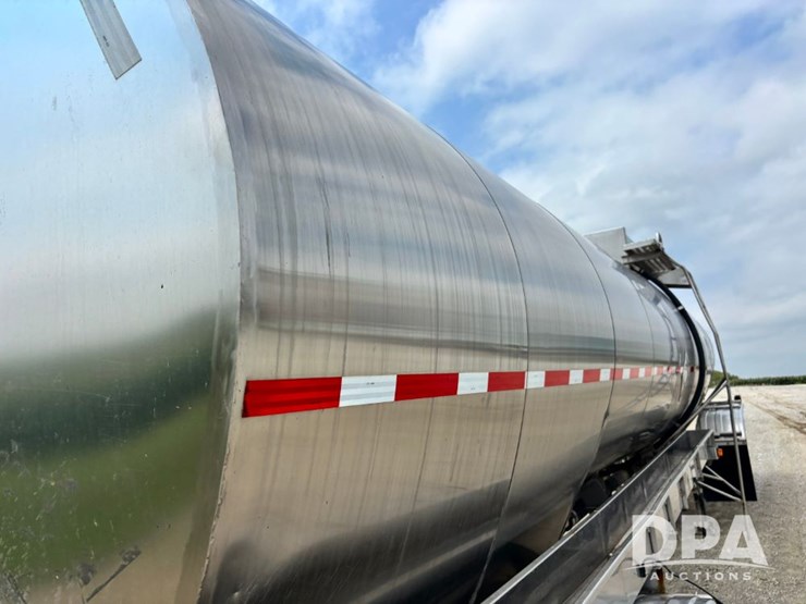 1984-fruehauf-tanker-image-39
