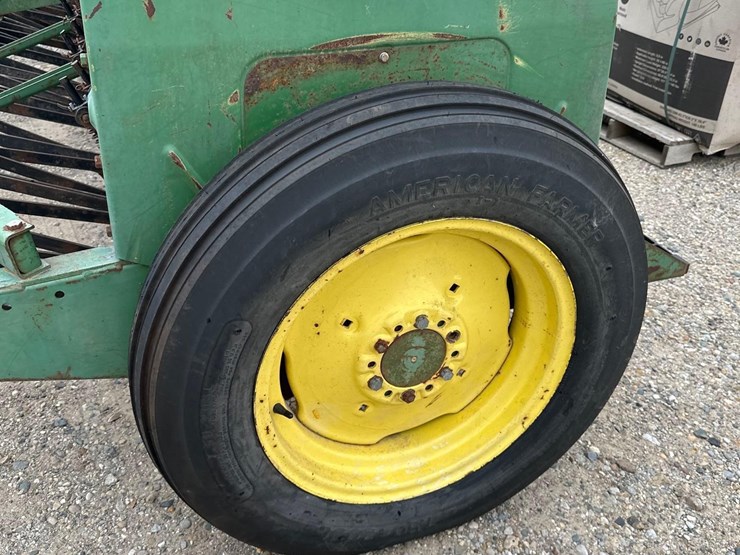 john-deere-8300-image-4