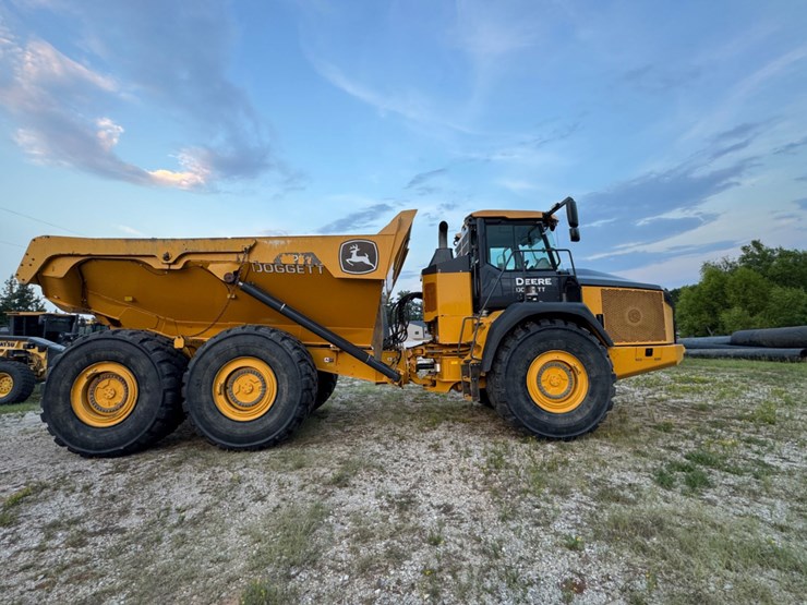 2022-deere-410e-image-4