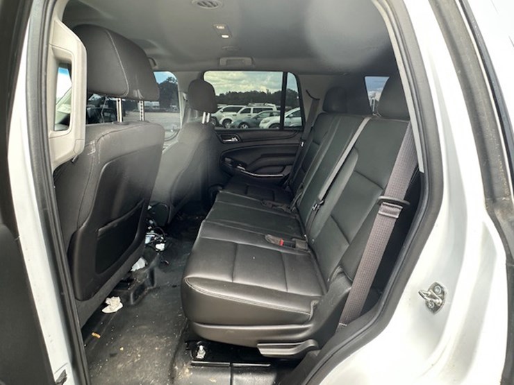 2015-chevrolet-tahoe-image-26