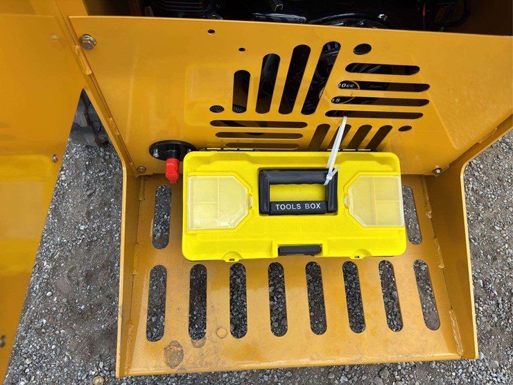 sdll30-stand-on-skid-loader-image-11