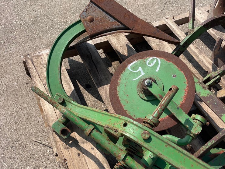 john-deere-plow-&-30”-cultivator-image-7