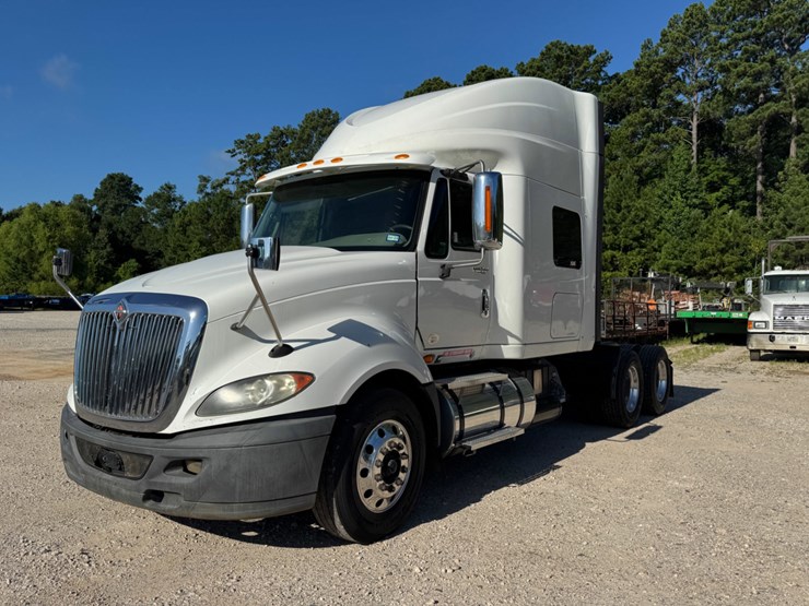 2013-international-prostar-image-1