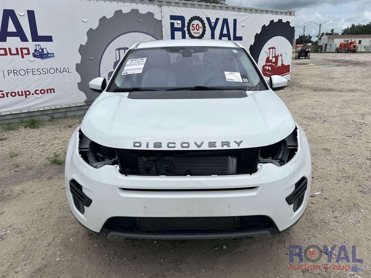 2017-land-rover-discovery-suv-image-24