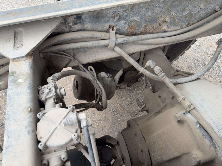 2001-kenworth-t300-image-24