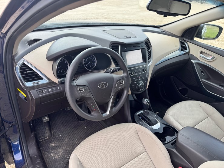 2018-hyundai-santa-fe-image-10