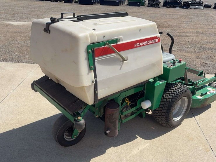 2000-ransomes/bobcat-zt100-zero-turn-collection-mower-image-3