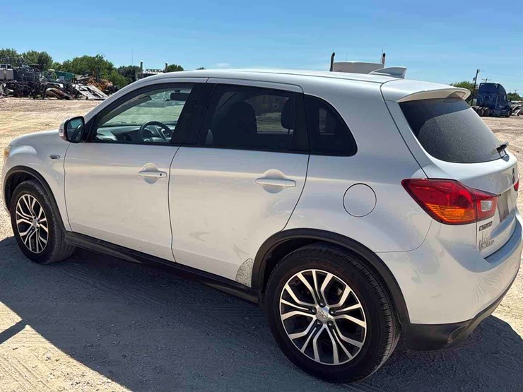 2017-mitsubishi-outlander-image-9