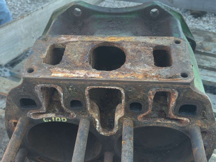 john-deere-model-g-block,-pistons,-and-rods-image-13