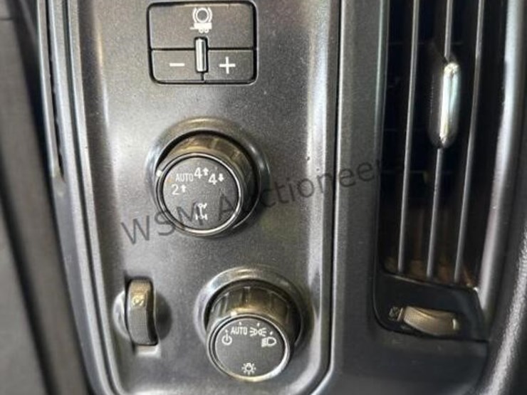 2018-chevrolet-silverado-1500-image-19