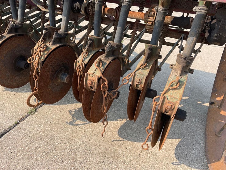 minneapolis-moline-12ft-steel-wheel-grain-drill-image-14