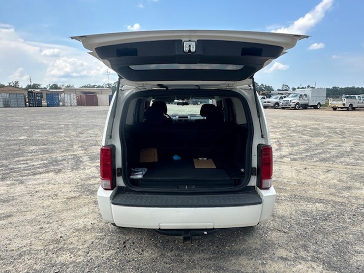 2010-dodge-nitro-image-9