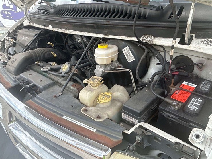 2001-dodge-ram-wagon-3500-passenger-van-image-8
