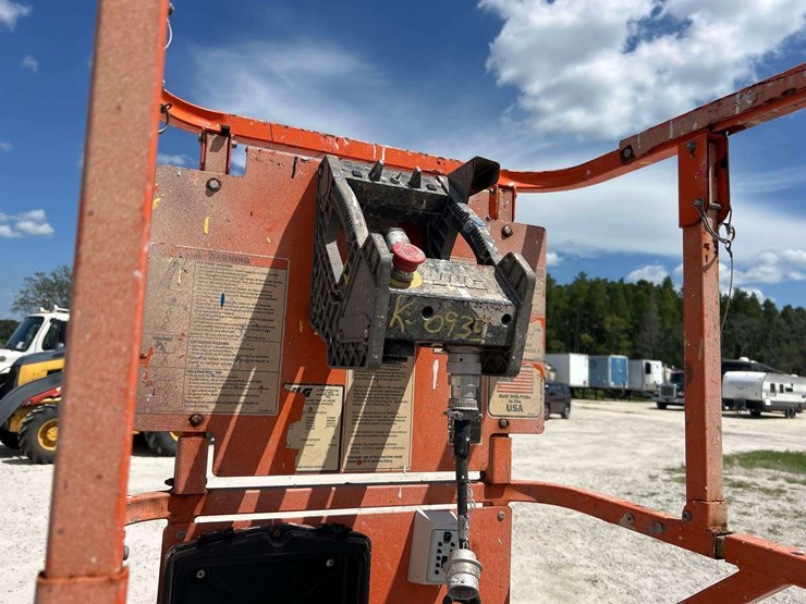 2006-jlg-2030es-image-10