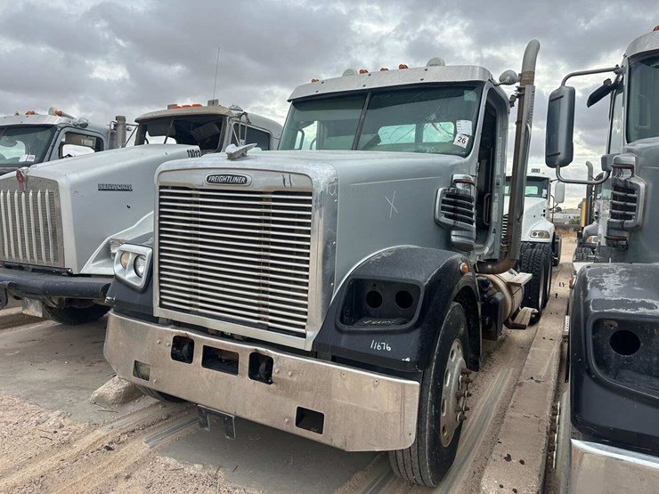 2011-freightliner-cornado-(inoperable)-image-1