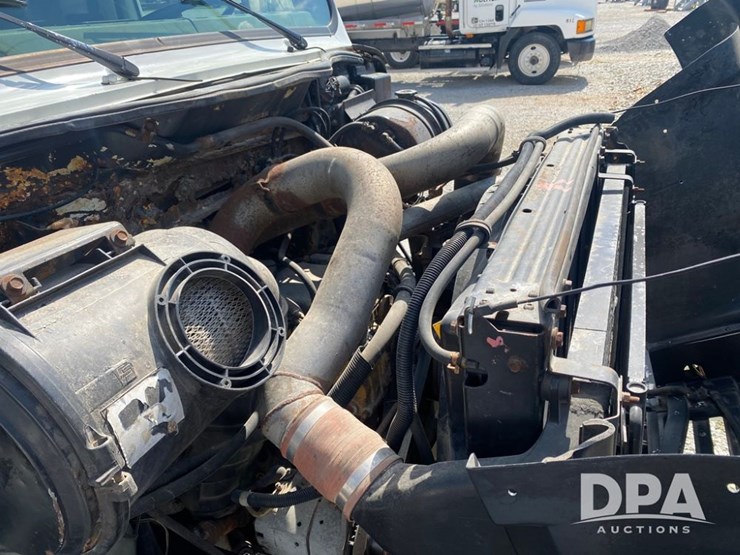 2003-ihc-8100-dry-tender-truck-(pz13790,-unit-25275)-image-8