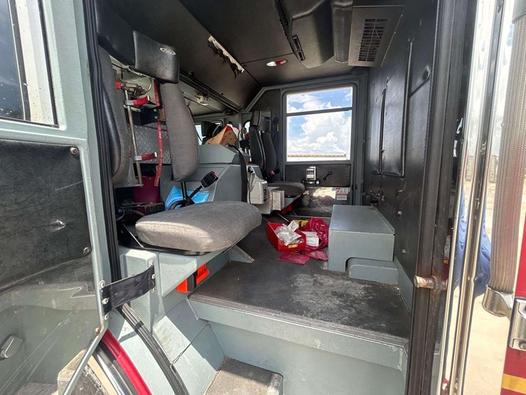 2003-pierce-tilt-cab-fire-truck-image-12
