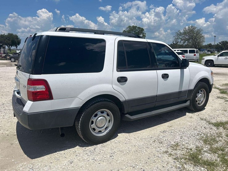 2012-ford-expedition-xlt-image-3