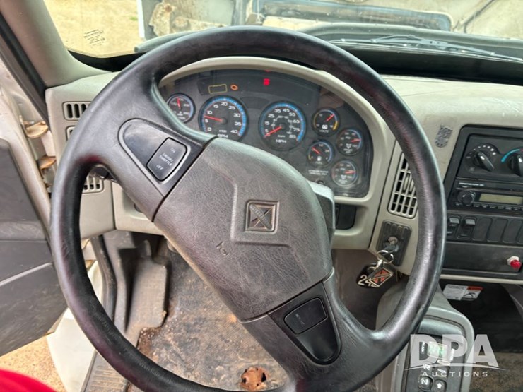 2013-international-durastar-4400-image-65