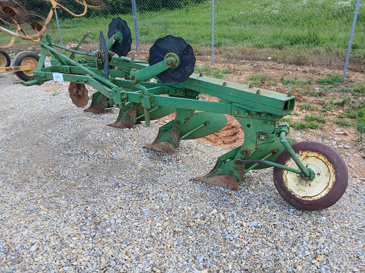 #20857-•-4-bottom-john-deere-plow-3-point-hitch-image-3
