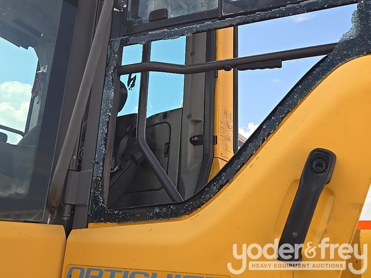 2018-volvo-l260h-image-63