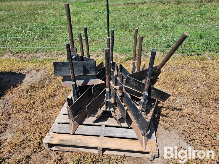 hawkins-hiller/ditching-shovels-image-2