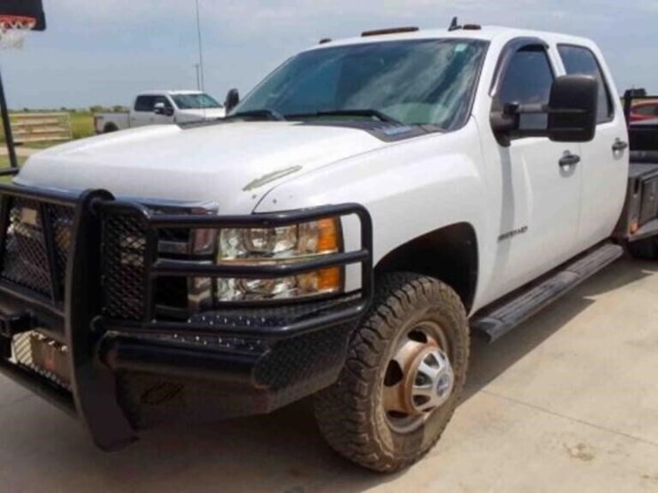 2011-chevy-4-door-dually-weld-bed-image-1