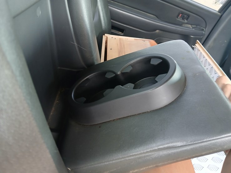 2005-chevrolet-silverado-image-56