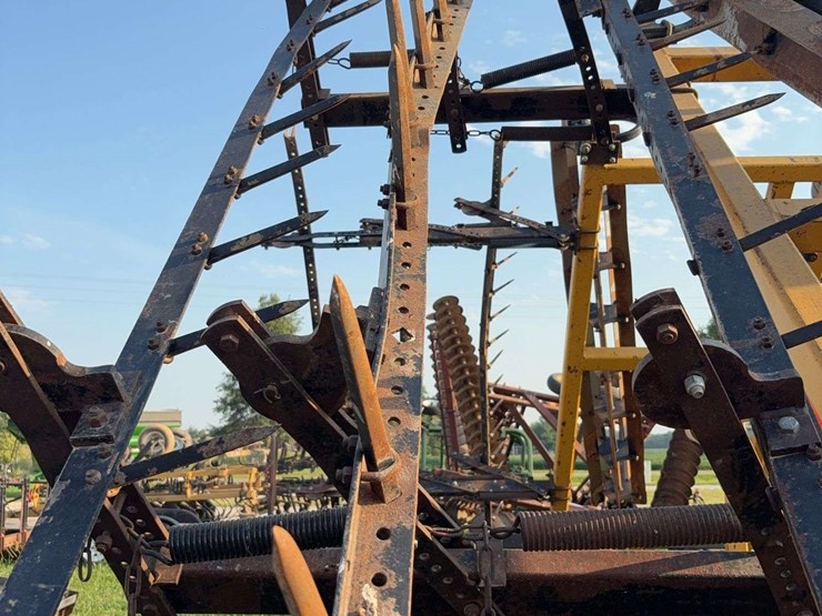 landoll-tilloll-876,-35ft,-3-bar-harrow-with-beater,-walking-tandem,-updated-reel-savers-image-17