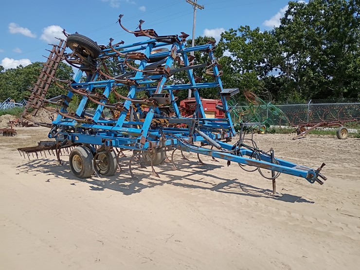 #18871-•-case-ih-tiger-mate-ii-cultivator-image-7