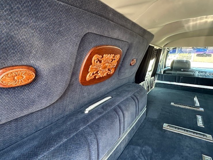 #22948-•-1997-cadillac-victoria-hearse-image-22