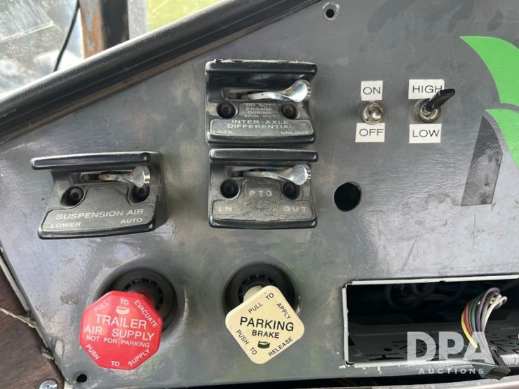 1993-freightliner-truck-(jn2646,-unit-42339)-image-70