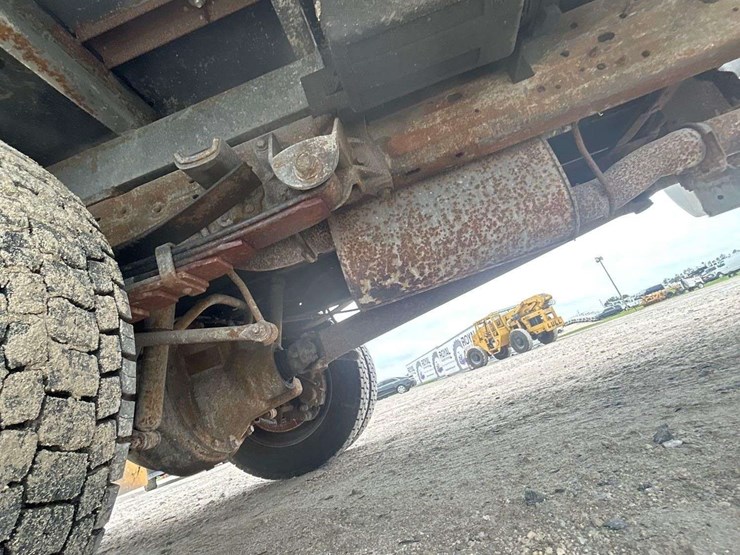 1999-ford-f550-image-23