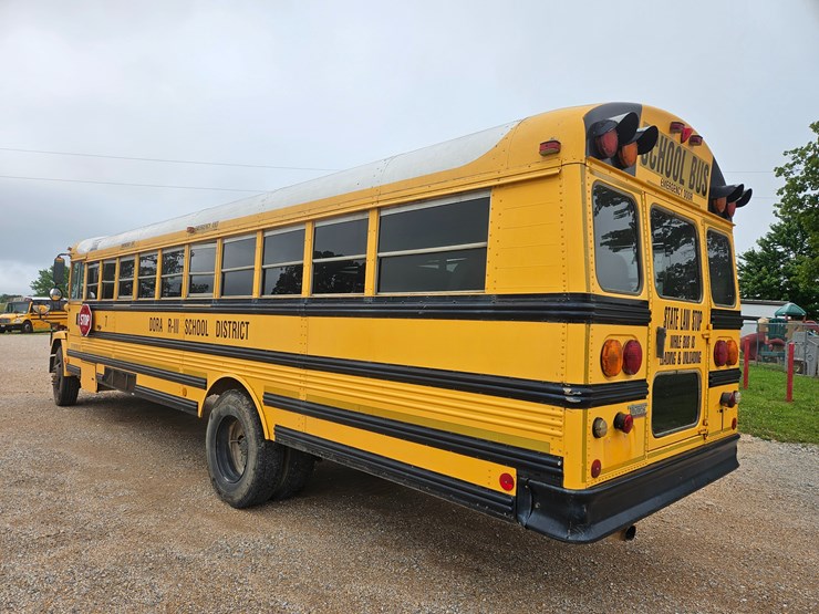 2005-freightliner-fs65-image-17